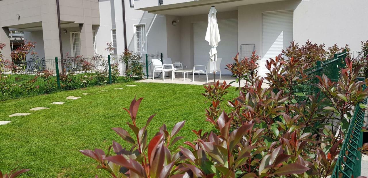 Caseospitali - Casa Azzurra, Incantevole Bilocale Con Giardino Cernusco Sul Naviglio Eksteriør bilde