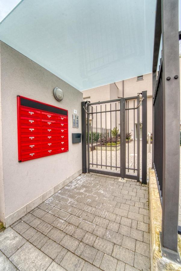 Caseospitali - Casa Azzurra, Incantevole Bilocale Con Giardino Cernusco Sul Naviglio Eksteriør bilde